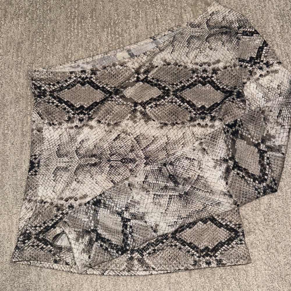 Women’s Gichy Snakeskin One Sleeved Shoulder Top‎ Size Small NWT